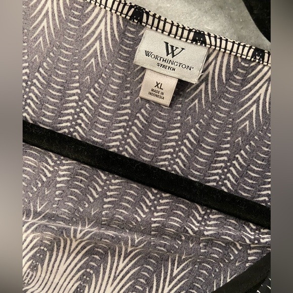Worthington Size XL Black White Geometric Wrap Front Short Sleeve Stretch Blouse - Picture 9 of 10